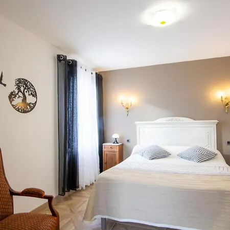 Holiday home Maison Familiale Au Calme Avec Ping-pong, Baby-foot Et Proximite Sites Prehistoriques - Fr-1-616-339