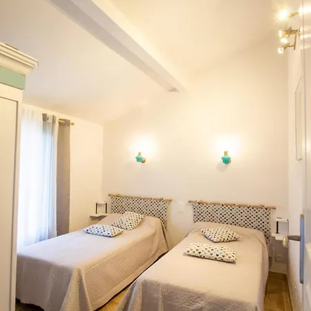 Maison Familiale Au Calme Avec Ping-pong, Baby-foot Et Proximite Sites Prehistoriques - Fr-1-616-339 Holiday home *